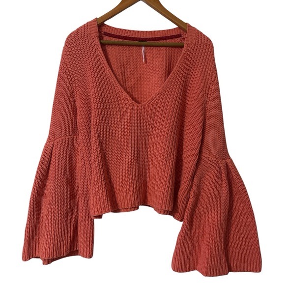 Free People Damsel Bell Sleeve Sweater in Coral Sz Medium 100% Cotton - Picture 7 of 12